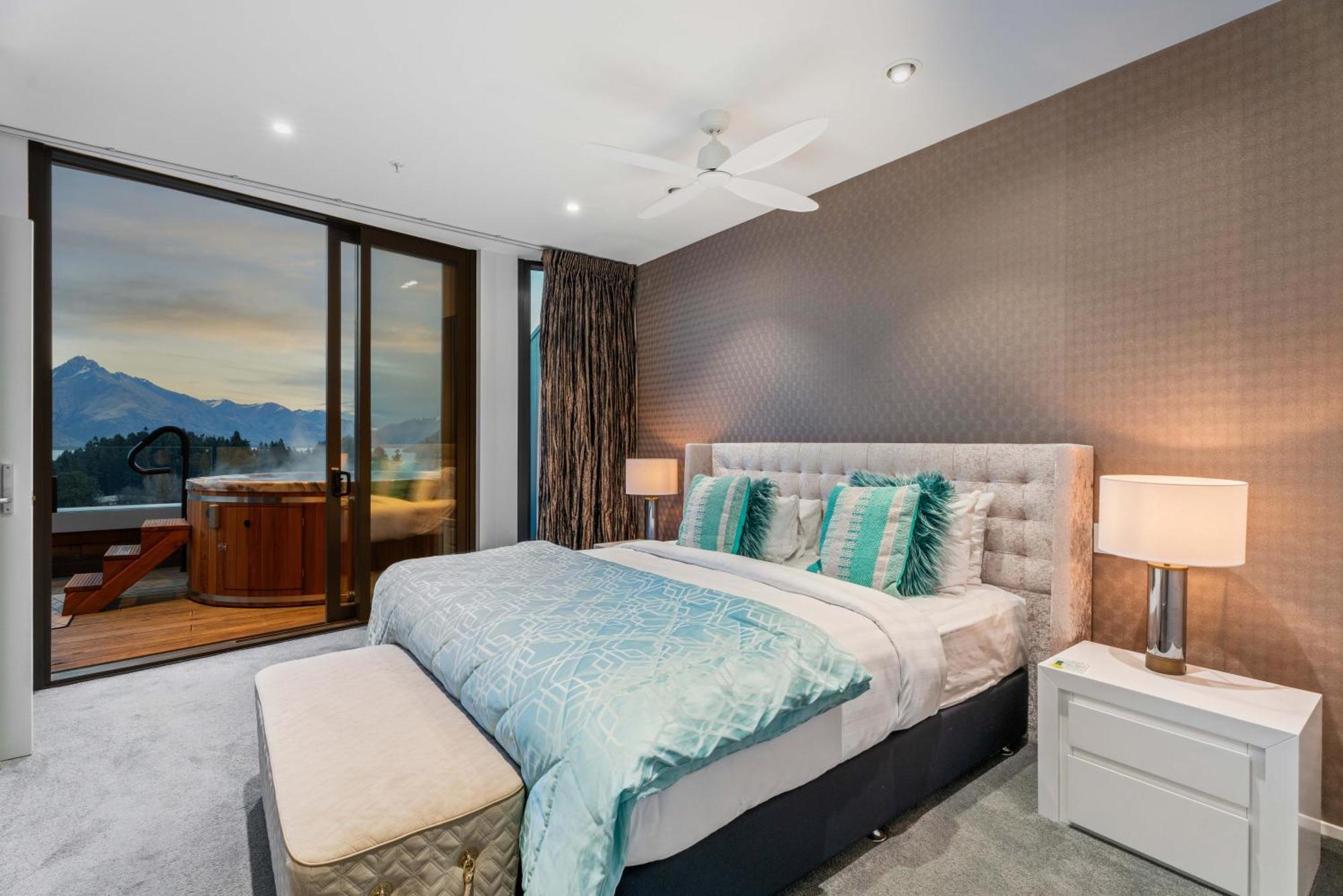 Apartment Chic Penthouse & By Staysouth